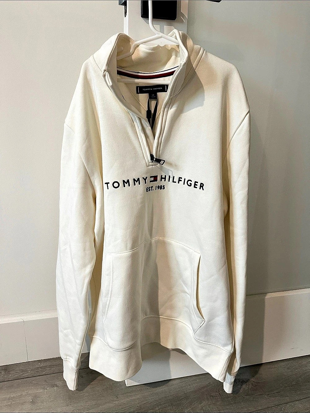 Tommy Hilfiger Quarter-Zip Logo Sweatshirt Logo Half-Zip Hoodie White Size Small